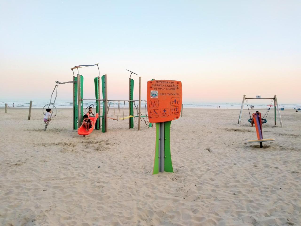 Ape Temporada Praia Grande Sp Completo Com Piscina, Churrasqueira, Estacionamento Exterior foto